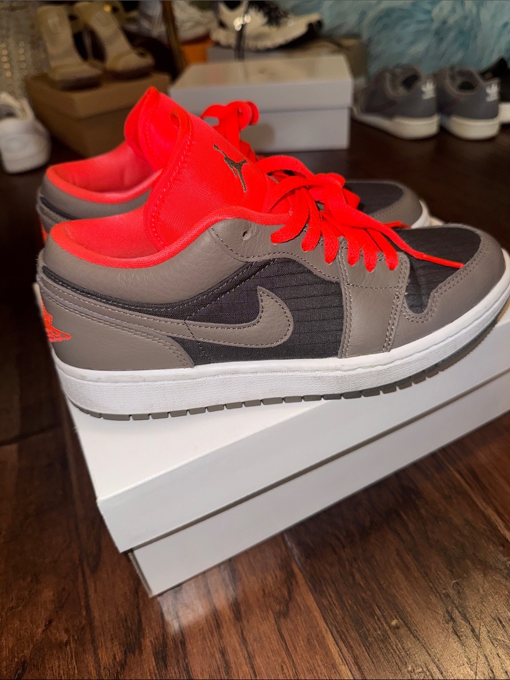 Women’s Size 8 Air Jordan 1 Low SE DQ6076-002
